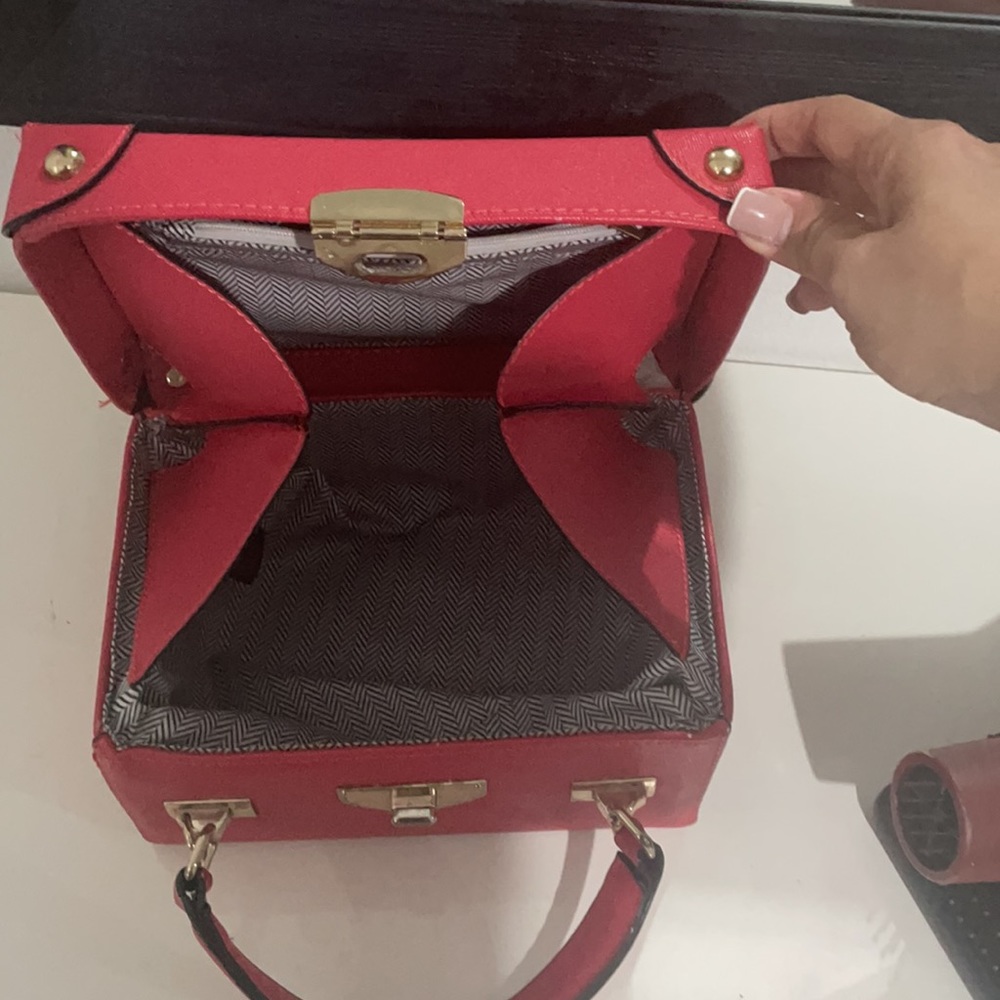 Red Funky Bag - Picture 5 of 5